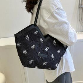 Sac à bandoulière à motif floral avec motif de patch de lettre